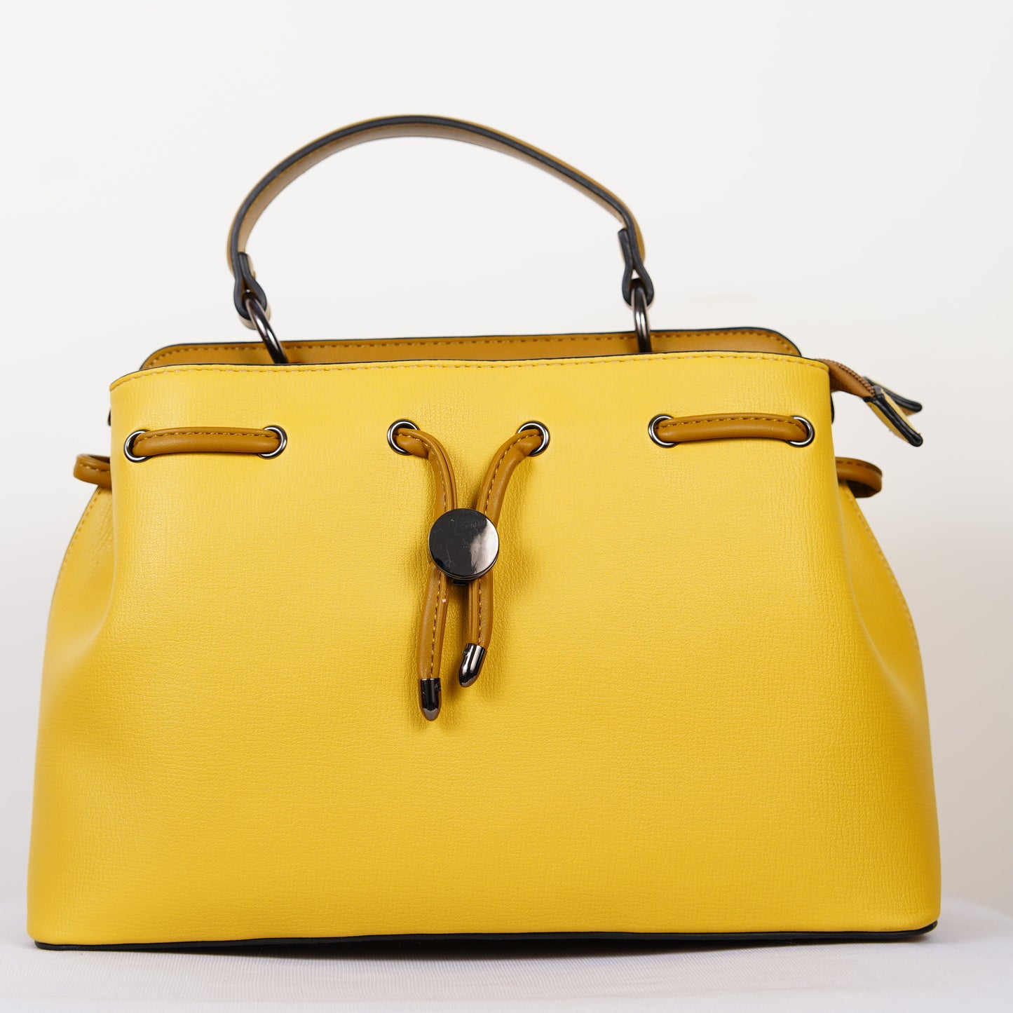 Solé – Sunshine Bucket Satchel
