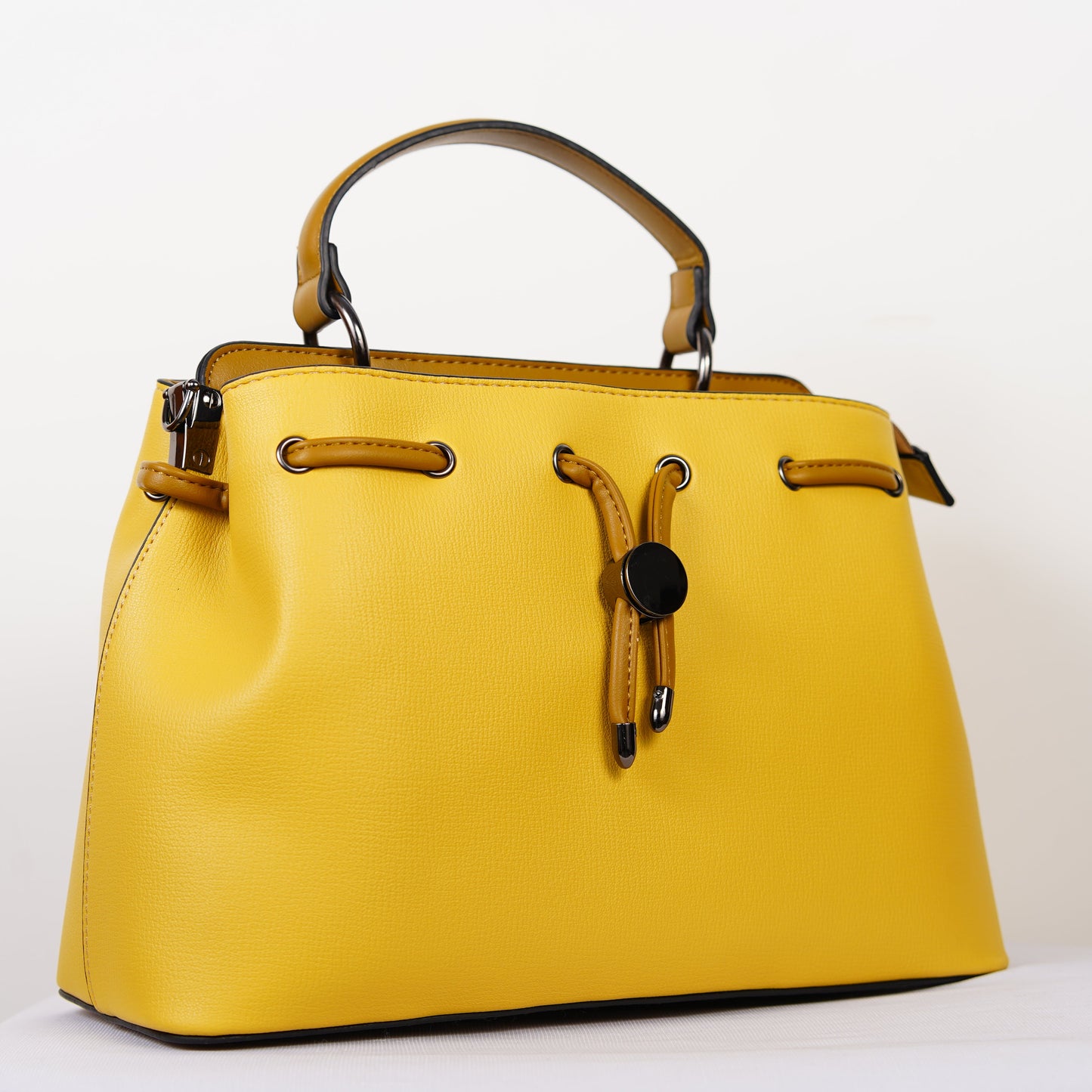 Solé – Sunshine Bucket Satchel