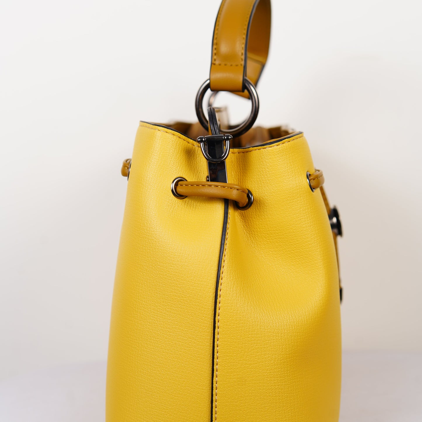 Solé – Sunshine Bucket Satchel