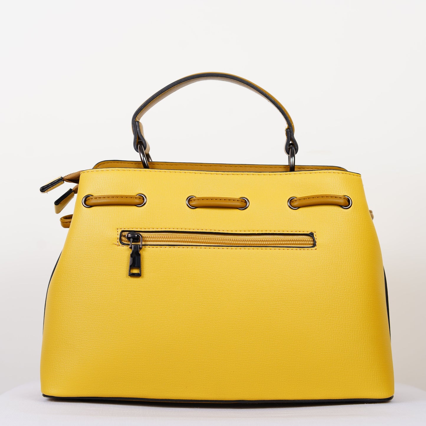 Solé – Sunshine Bucket Satchel