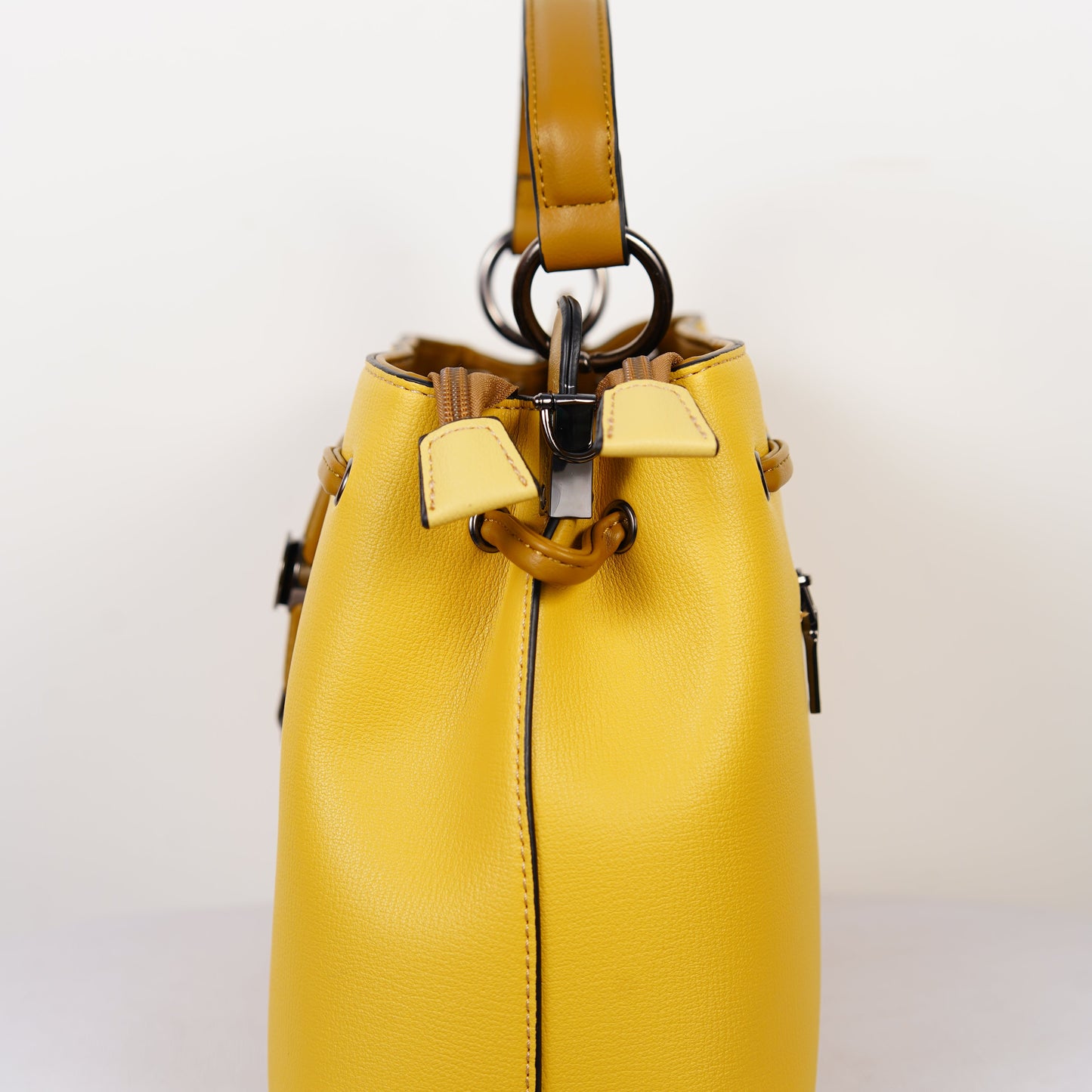 Solé – Sunshine Bucket Satchel