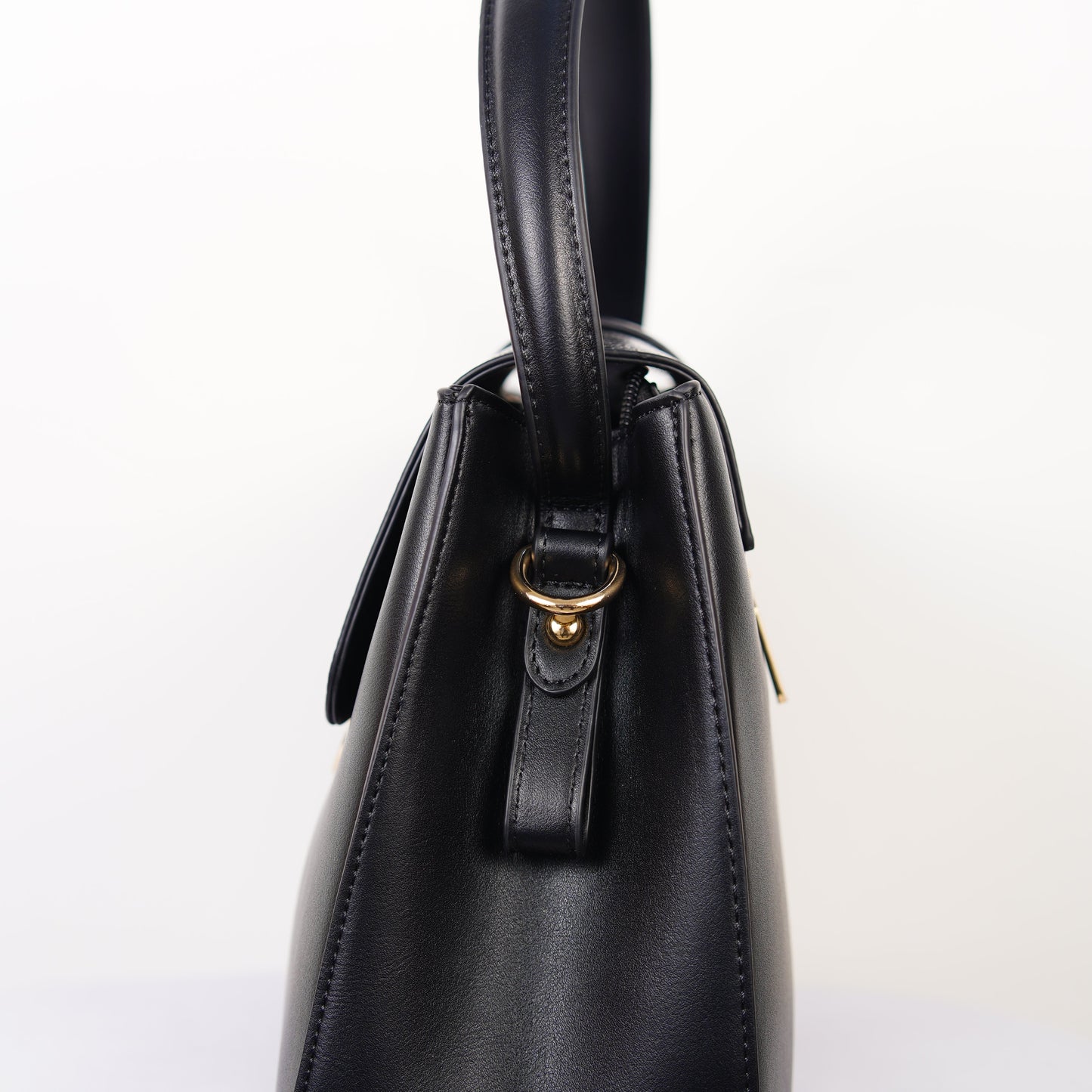 Noir Élégance Shoulder Bag