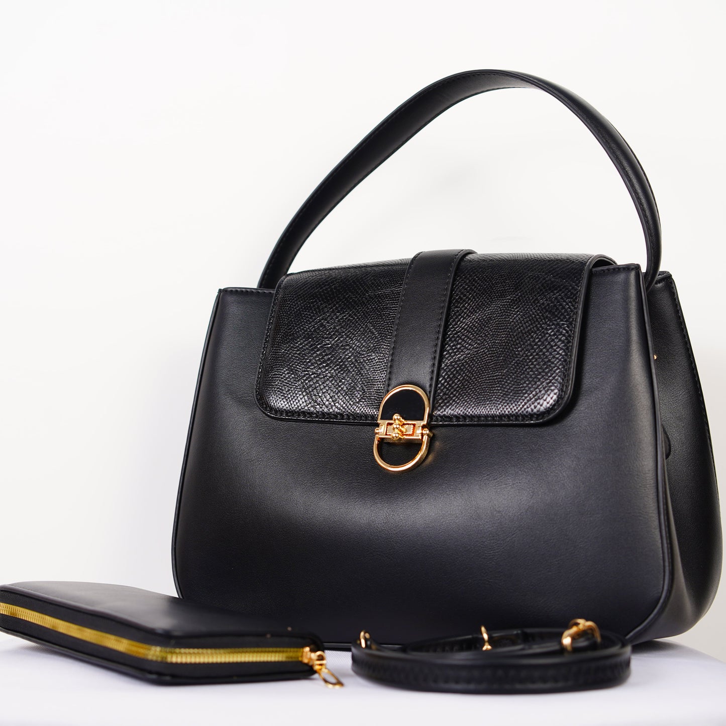 Noir Élégance Shoulder Bag
