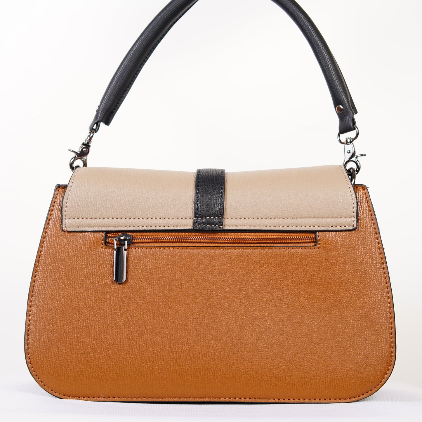 The Midtown Classic – Where City Chic Meets Everyday Ease