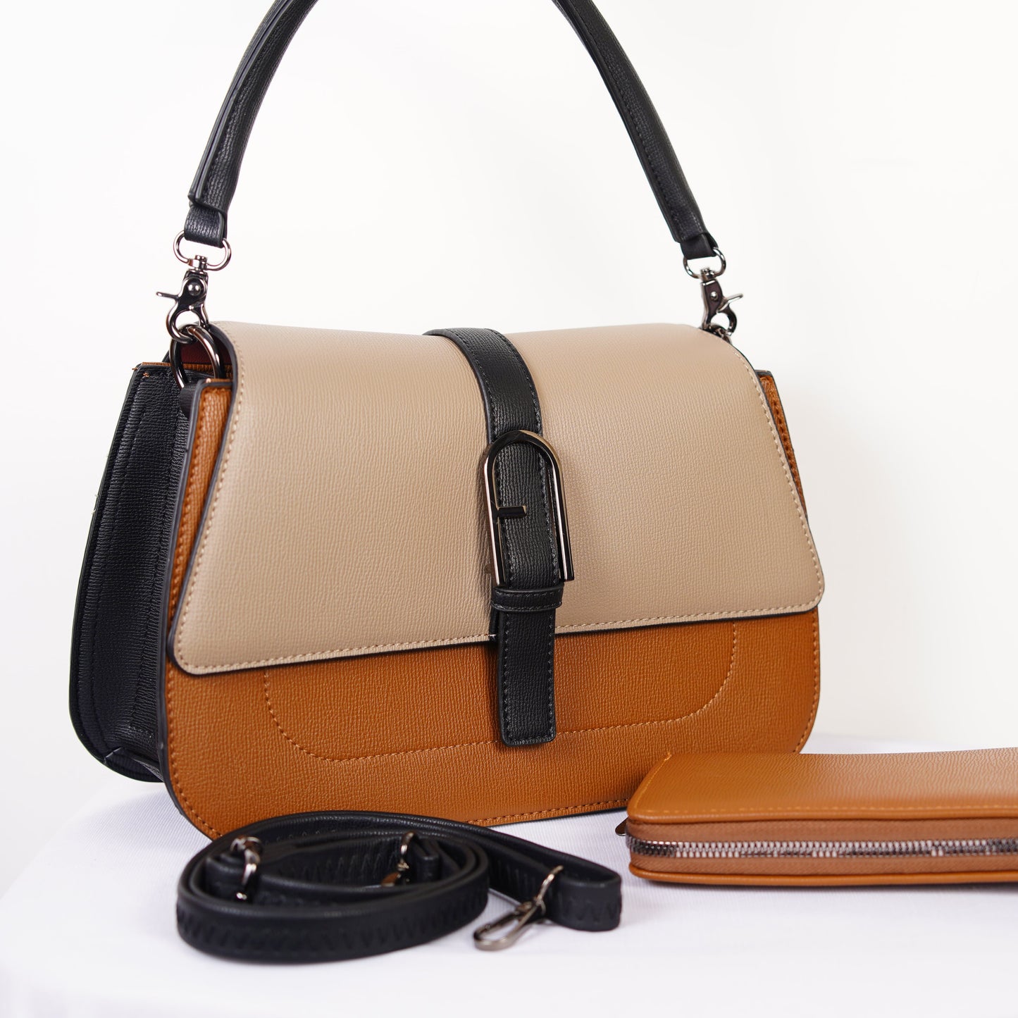 The Midtown Classic – Where City Chic Meets Everyday Ease