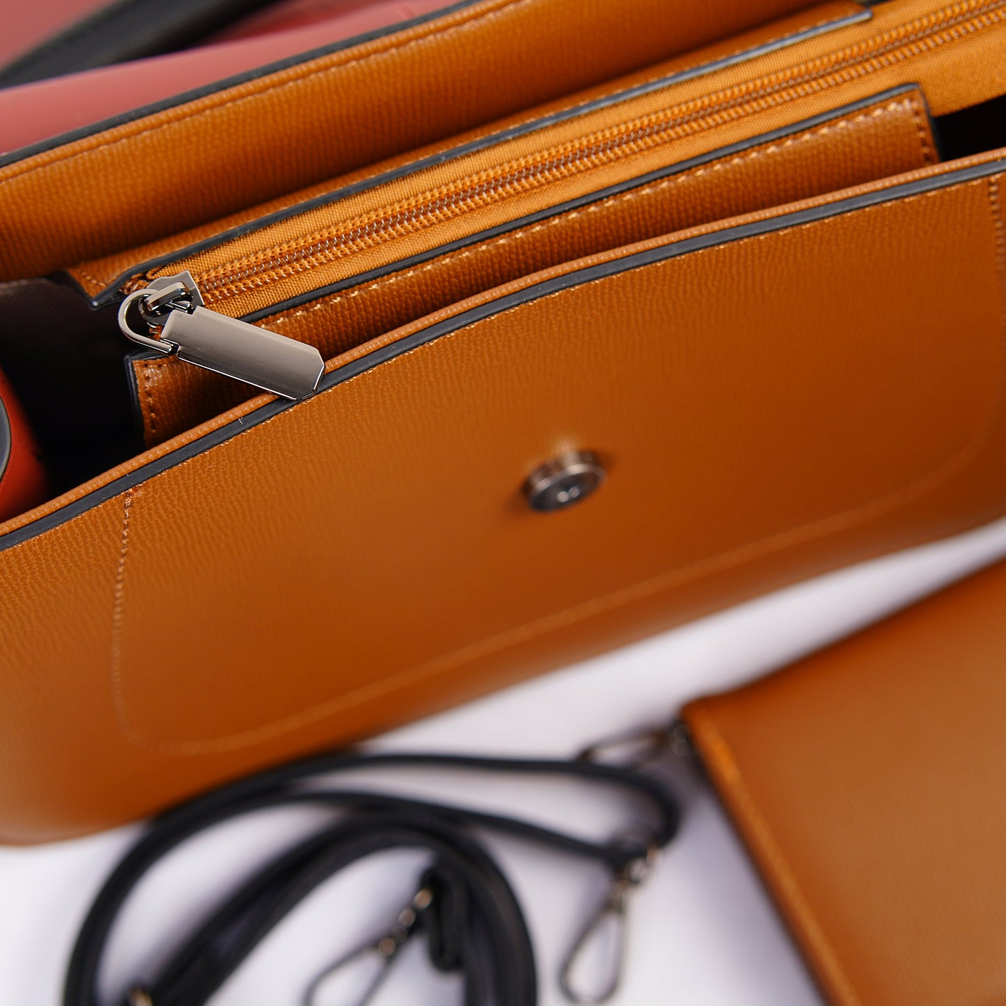 The Midtown Classic – Where City Chic Meets Everyday Ease